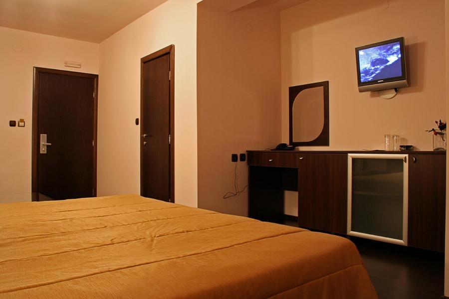 Hotel Finix Sandanski Rum bild